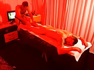 Pernambucano dotado 22cm veio experimentar a minha massagem tantrica