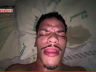 Dotado arrega&ccedil;ou o cuzinho do safado