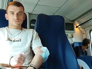 Paja en el tren