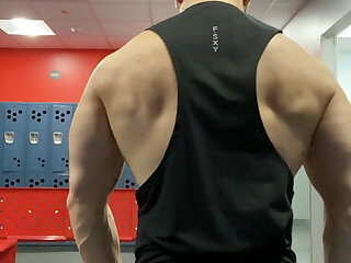 80  Beefy hunk Wiccan gymbulge gym.bulge OnlyFans porn