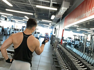 13  Beefy hunk Wiccan gymbulge gym.bulge OnlyFans porn
