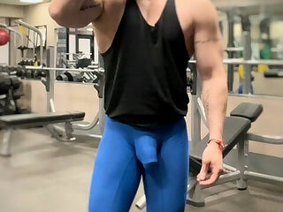 2  Beefy hunk Wiccan gymbulge gym.bulge OnlyFans porn