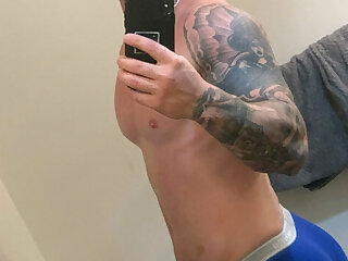 92 Sexy hunk Bam Mikell bammikell OnlyFans porn