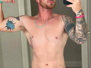 136 Sexy hunk Bam Mikell bammikell OnlyFans porn