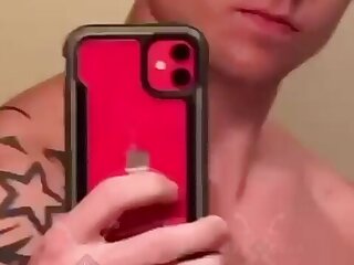 672 Famous TikToker  Garret Nolan garett__nolan onlyfans leaked