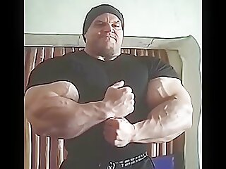 Massive  Muscleman in tight T-Shirt…