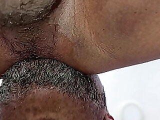 Filho do s&iacute;ndico do pr&eacute;dio me d&aacute; o rabo toda semana&period; Dessa vez quis filmar e ganhou uma gozada linda no final