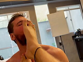 Aquela passagem na casa do amigo &comma; Acaba dando nisso &sol; Video completo XVIDEOSRED OU SHEER &sol; Subscreva-se no perfi