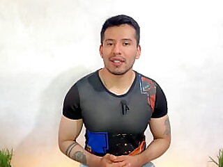 Joven de 20a&ntilde;os rellena el culo del Barbero Colombiano del barrio&excl; Lo coge a pelo en su barberia- Relato sexual