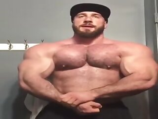 Gigant bodybuilder